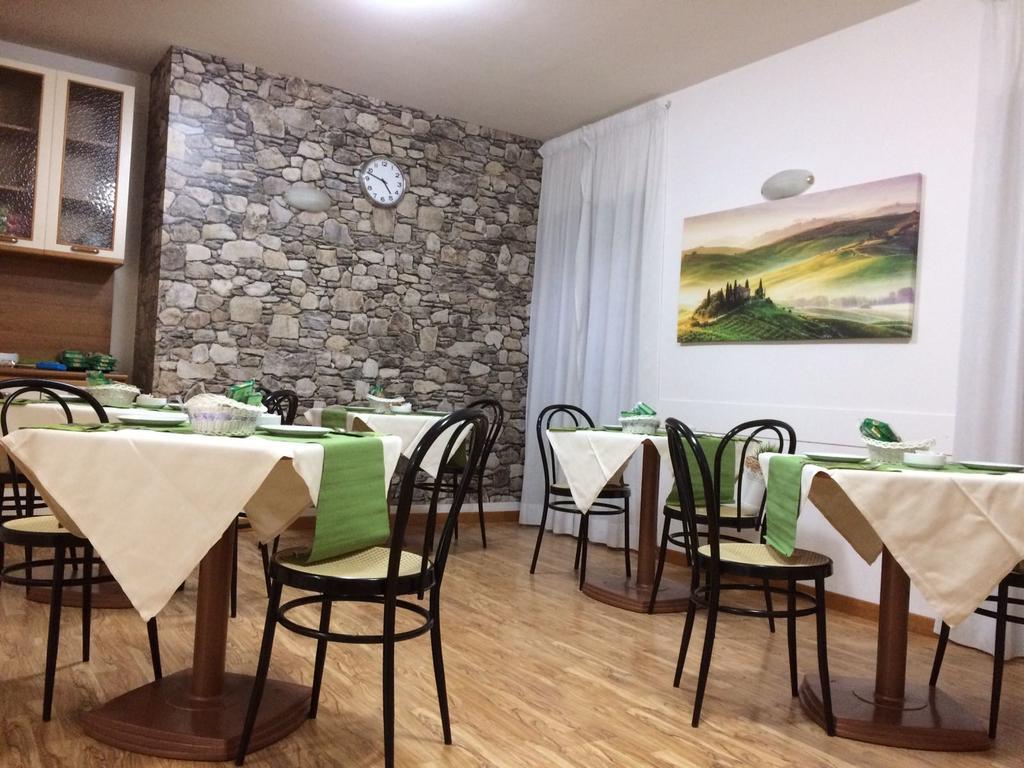 Hotel 2000 Fabriano Kültér fotó