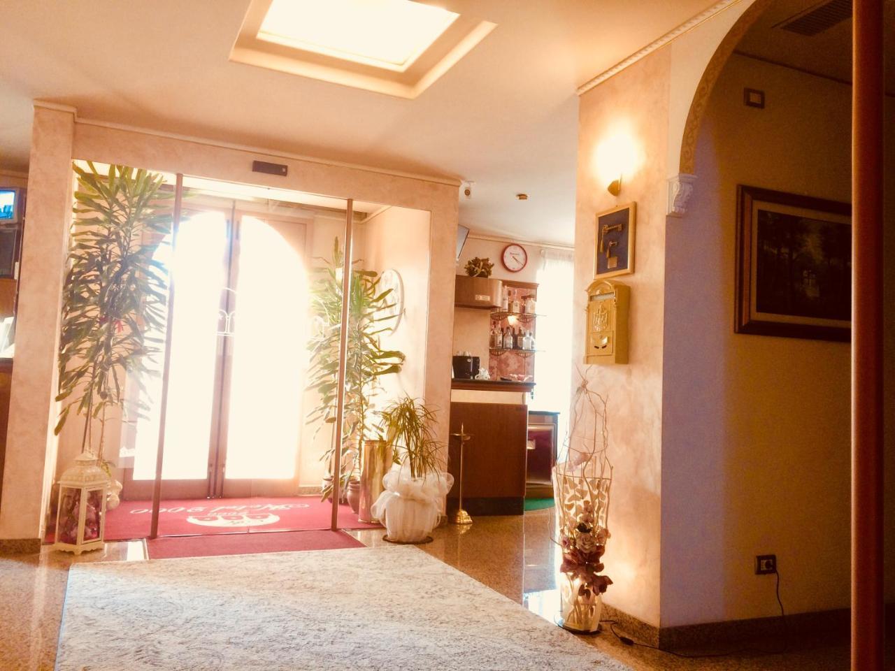 Hotel 2000 Fabriano Kültér fotó